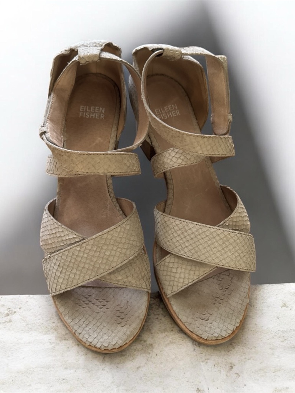 EILEEN FISHER Beige Crisscross Leather Sandals Size 8 with Dust Bag